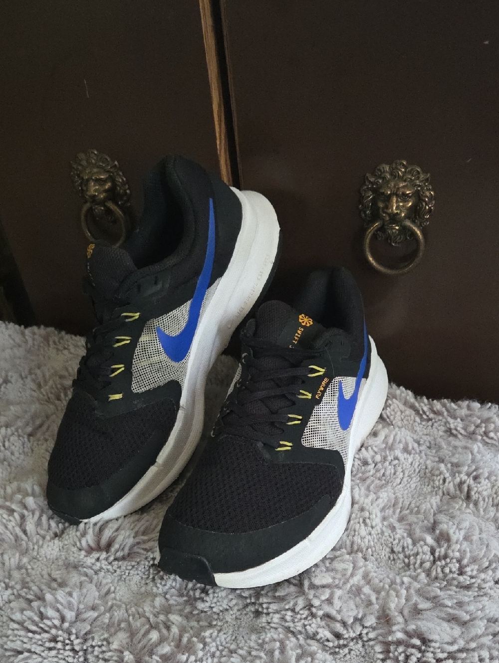 Nike Men’s RUN SWIFT 3 Black & Blue Athletic Running Shoes with White Sole